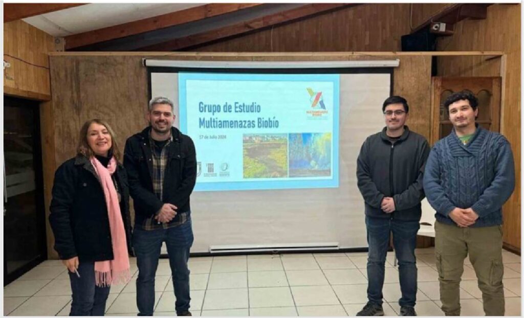 Presentación del grupo de estudios. De izquiera a derecha: Dra. Edilia Jaque, Dr.(c) Francisco Castro, Miguel Salas y Joaquín Espinoza